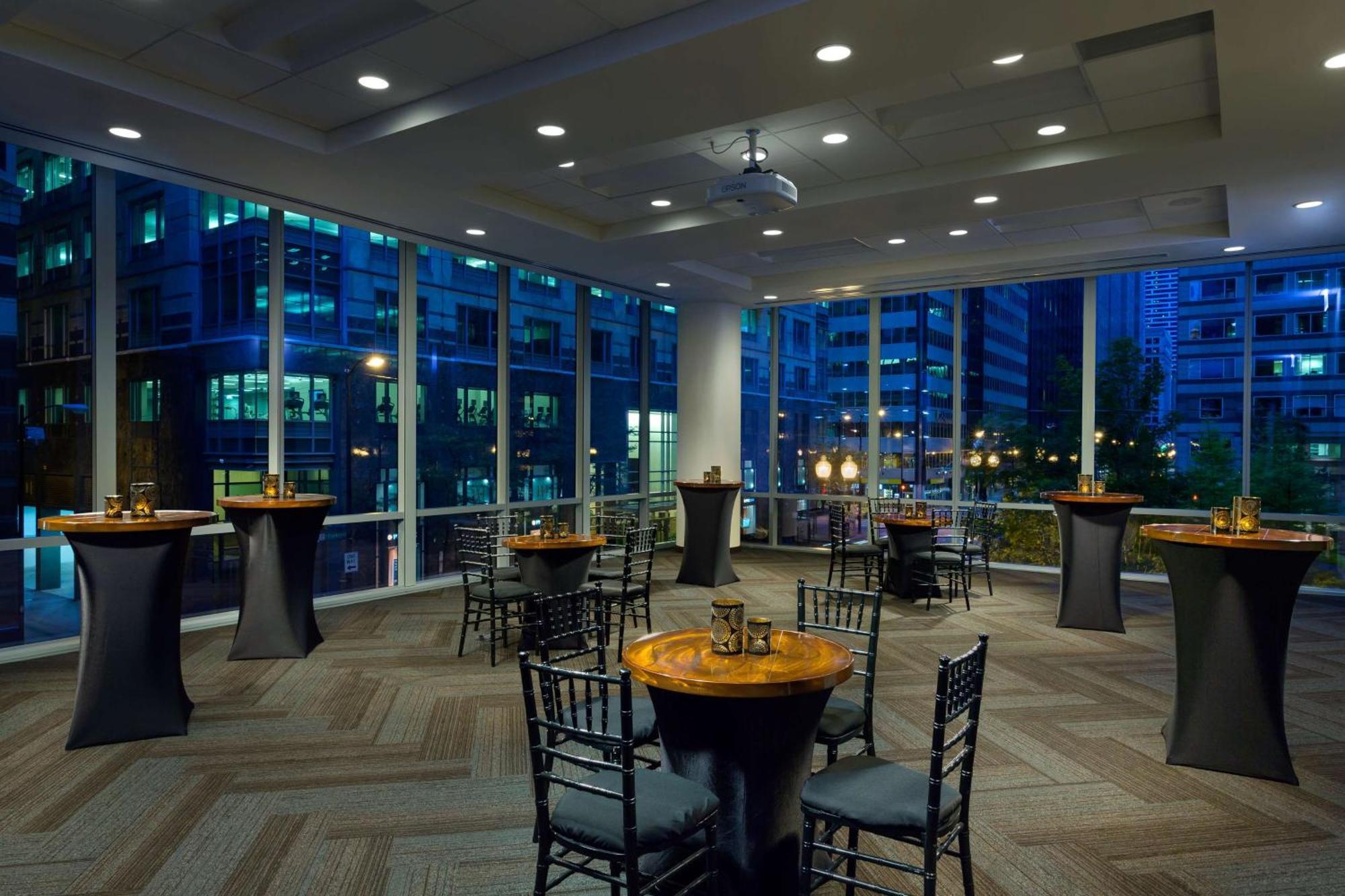 Hyatt Place Chicago/downtown - The Loop 3*